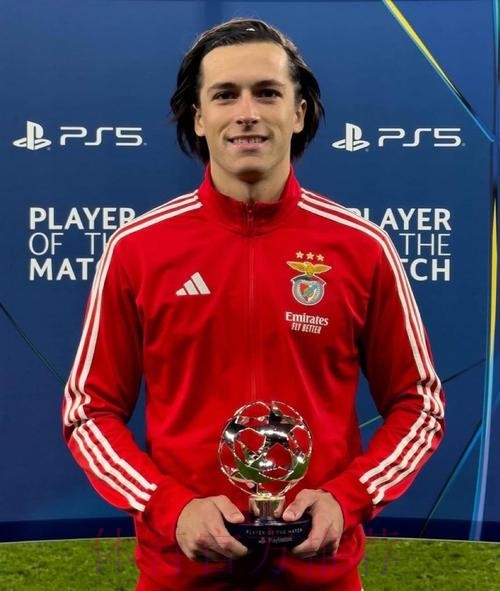 马卡报:西甲升班马埃尔切求租皇马前锋阿尔瓦罗 马卡报:西甲升班马埃尔切求租皇马前锋阿尔瓦罗